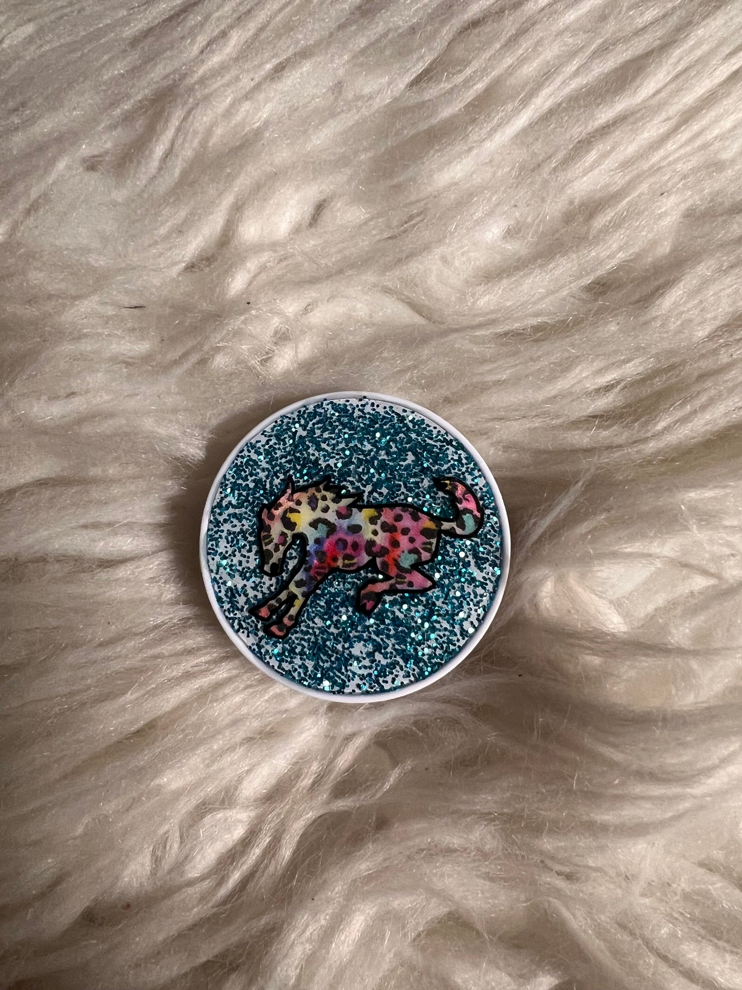 Resin covered pop socket
