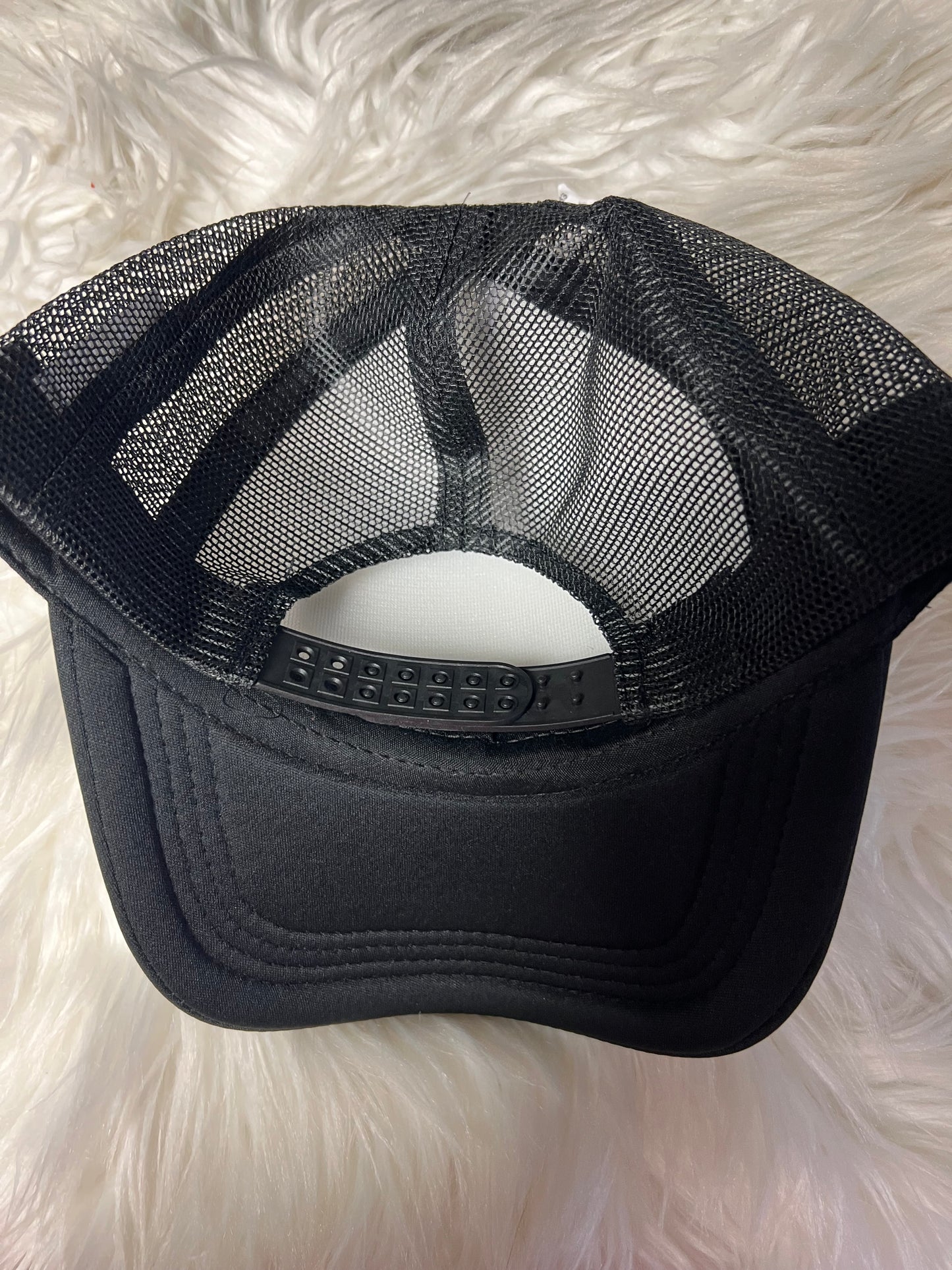 New hat black
