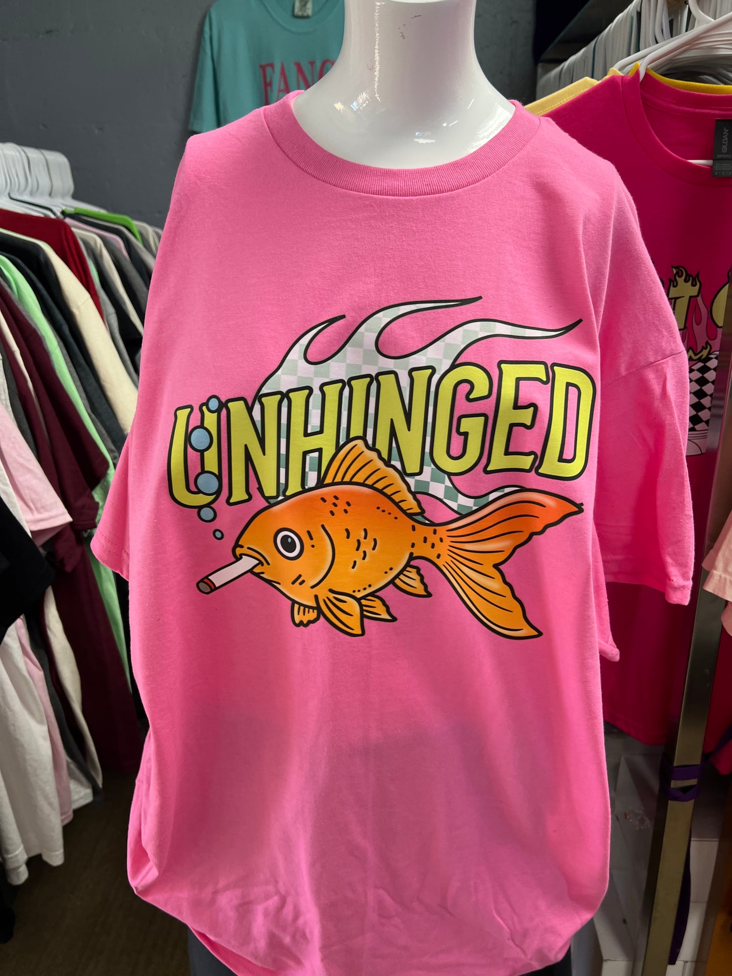 Unisex new T-shirt pink unhinged