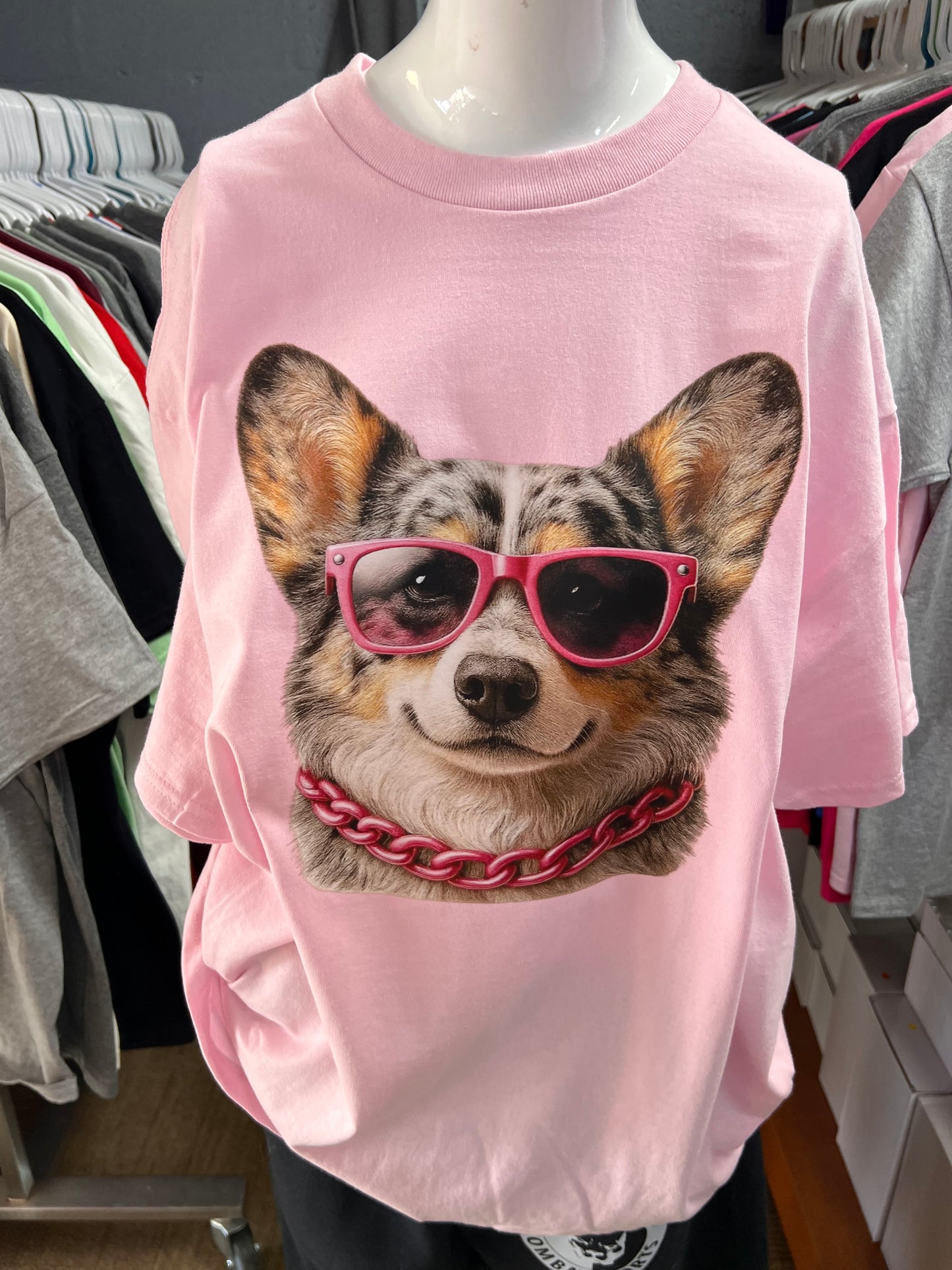 New  unisex T-shirt comfort color Brand light pink corgi